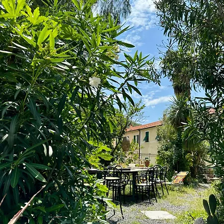 Hostdomus - Cassi Appartement *